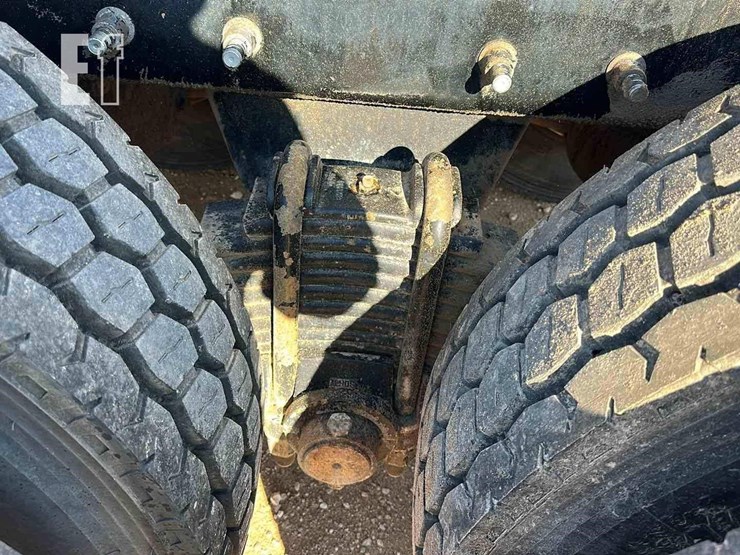 2013-mack-pinnacle-chu613-image-7