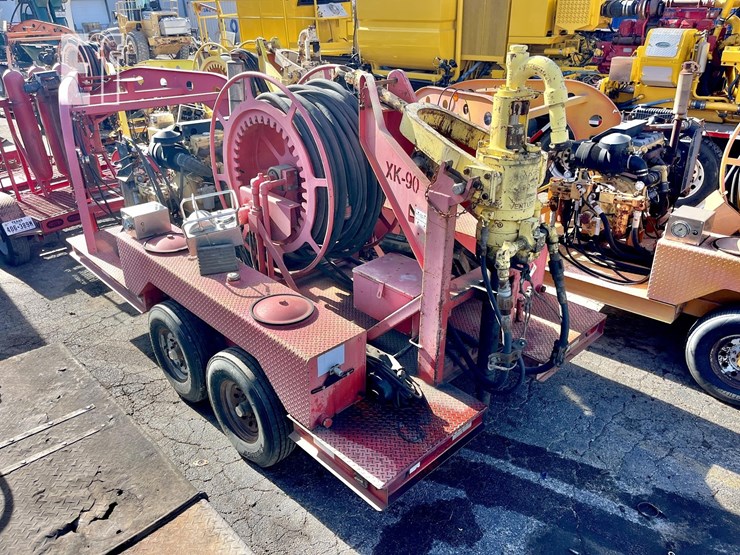 2010-caterpillar-c4.4-image-1