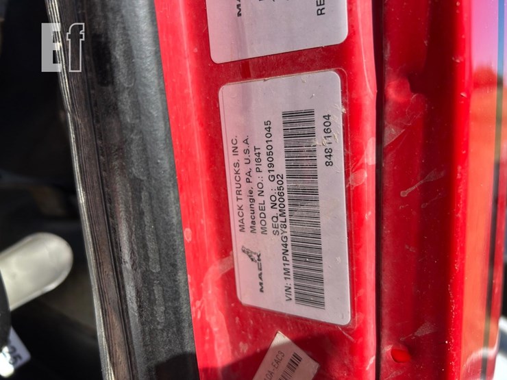 2020-mack-pinnacle-64t-image-17