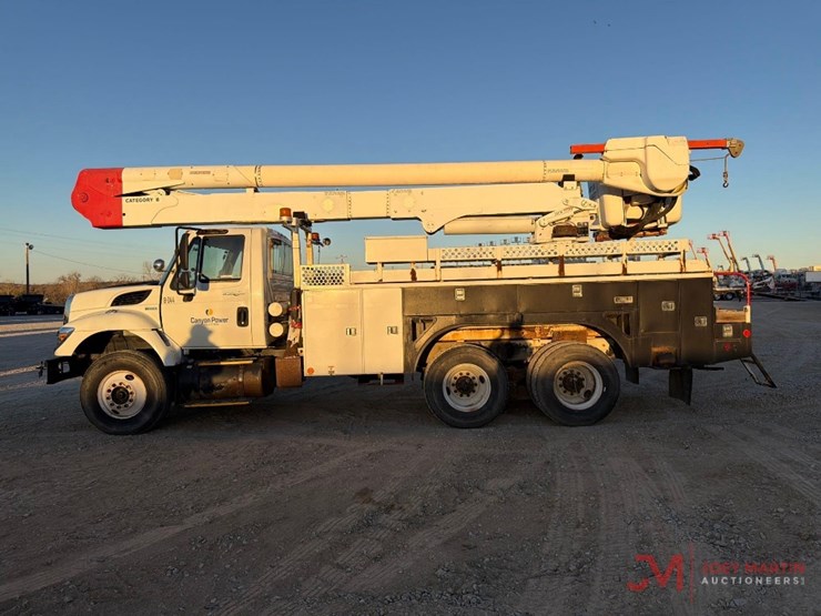 2008-international-7400-image-6