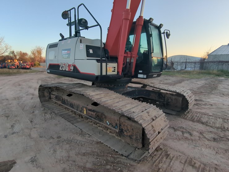 2023-link-belt-250-x4-image-4