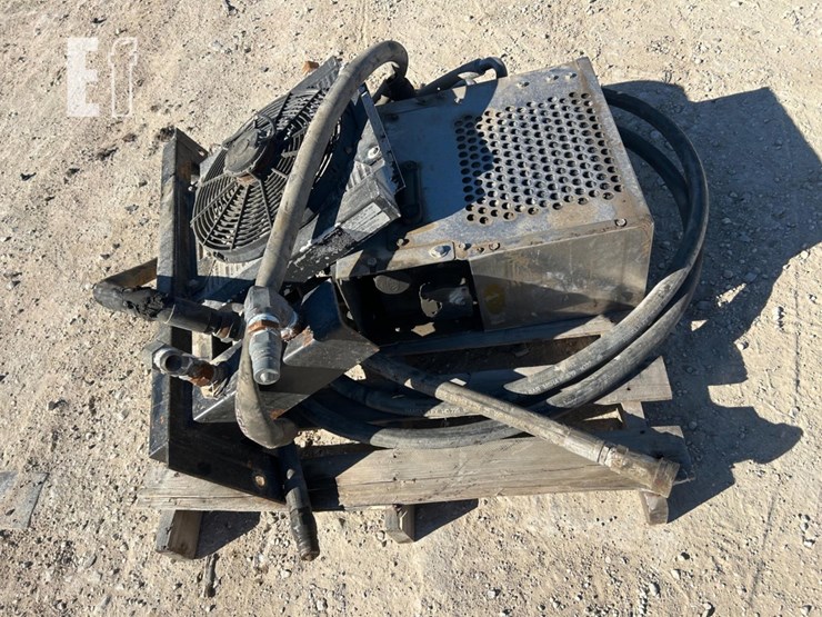 hydraulic-tank-with-cooling-system-image-1