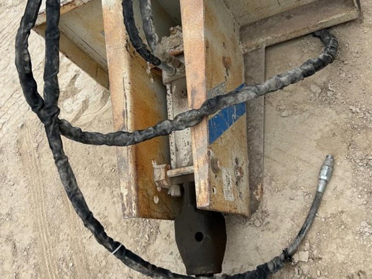 kent-hydraulic-hammer-attachment-image-1