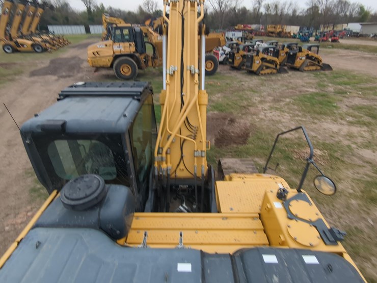 2022-kobelco-sk260-lc-image-17