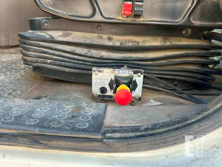 2014-freightliner-cascadia-125-image-8