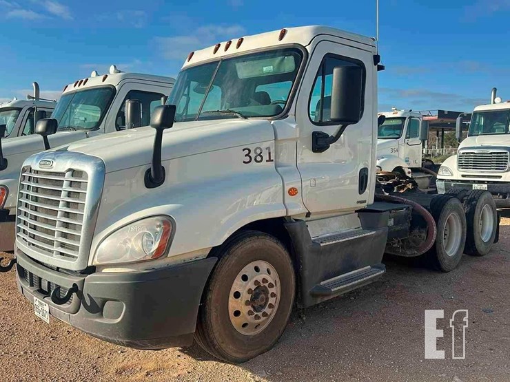 2016-freightliner-cascadia-125-image-1