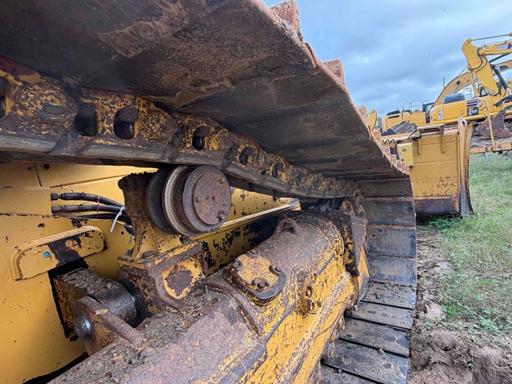 2017-caterpillar-d6n-lgp-image-11