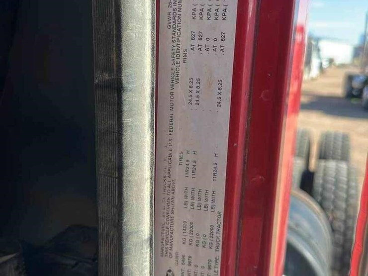 2013-mack-pinnacle-chu613-image-12