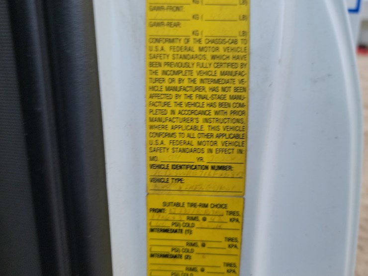 2020-chevrolet-3500-image-7