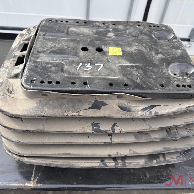 TRACTOR SEAT SUSPENSION BASE