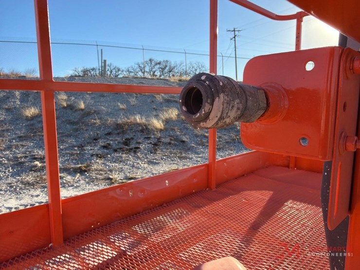 2015-jlg-600aj-image-11