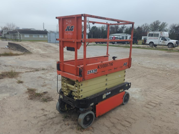 jlg-1932e-image-2