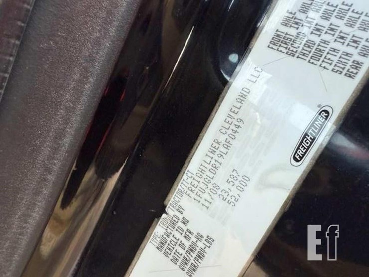 2009-freightliner-cascadia-125-image-4