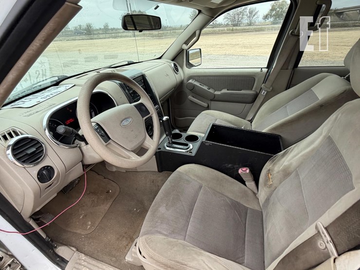 2007-ford-explorer-xlt-image-11