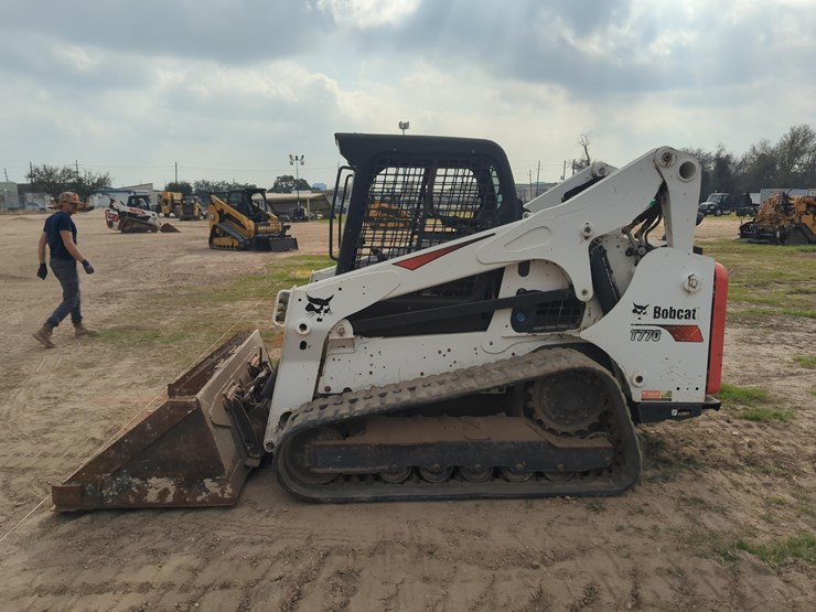 2021-bobcat-t770-image-1