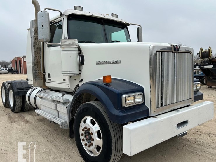 2014-western-star-4900-image-2