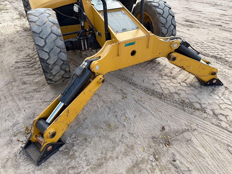 2019-caterpillar-tl1255-image-11