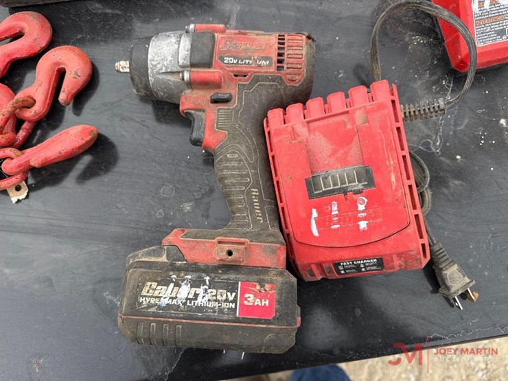 (1)-bauer-3/8"-drive-20v-impact-w/-battery-&-charger-image-1