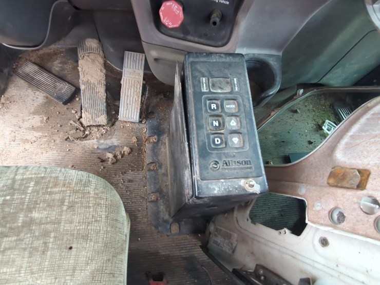 2010-peterbilt-truck-tractor-vn:110298-image-14