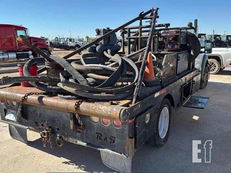 2011-ford-f550-image-3