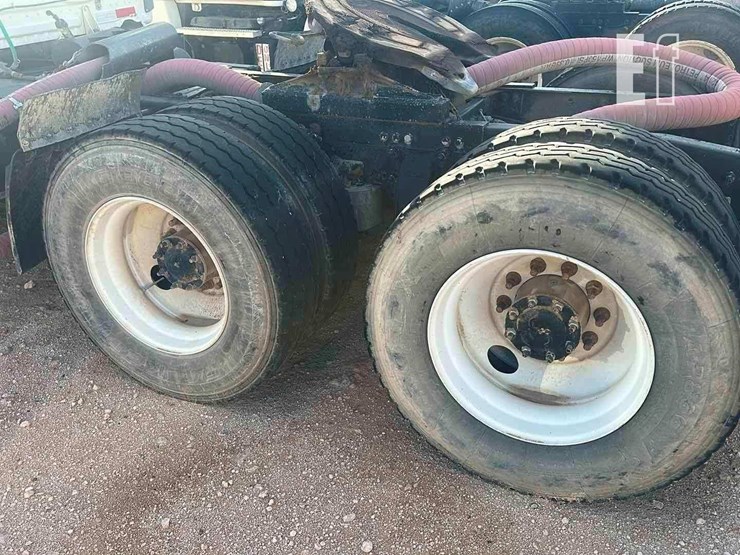 2016-freightliner-cascadia-125-image-3