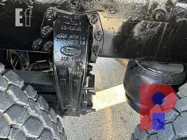 2005-peterbilt-378-image-11