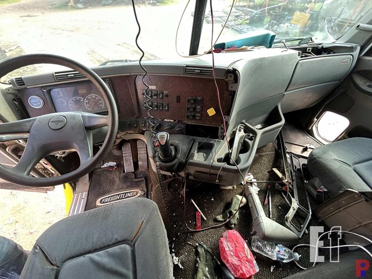 2002-freightliner-argosy-image-44