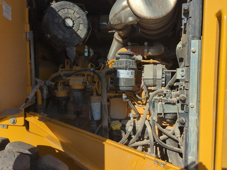 2023-deere-644p-image-12