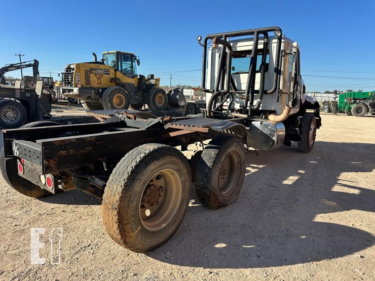 2012-mack-granite-gu713-image-5