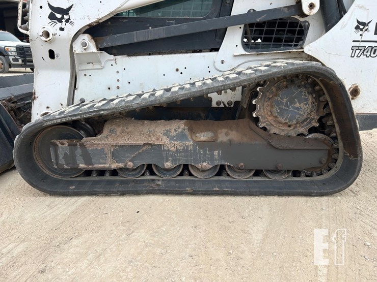 2019-bobcat-t740-image-7