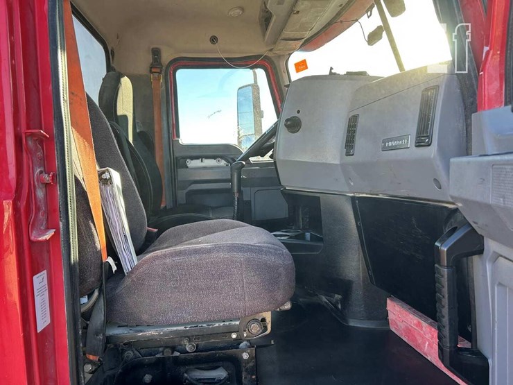 2020-mack-pinnacle-64t-image-10