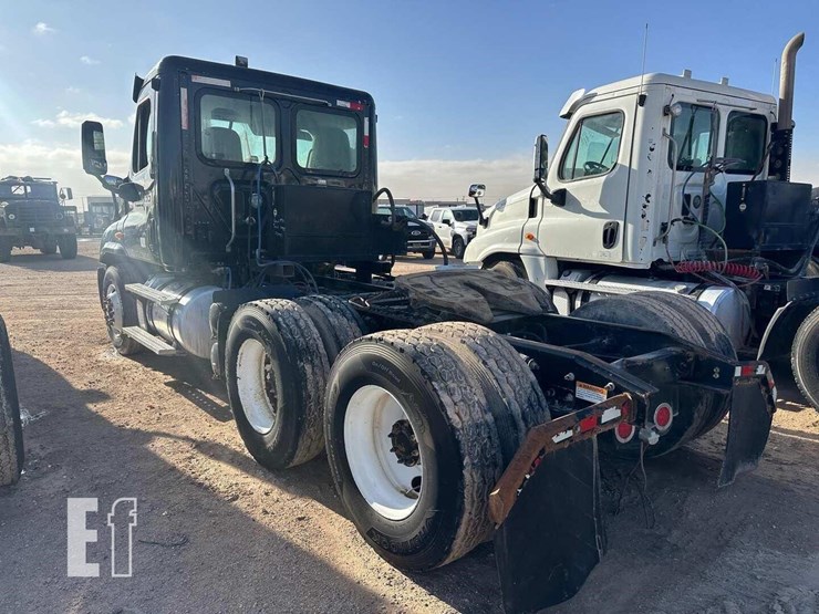 2013-freightliner-cascadia-125-image-6