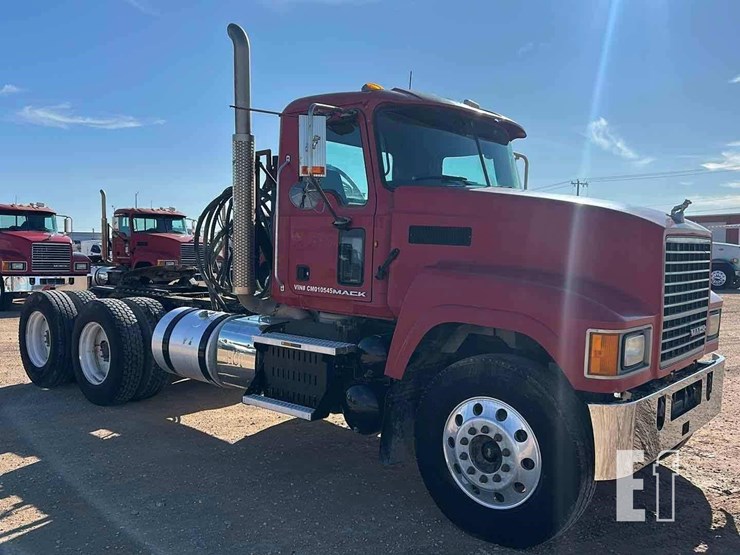 2012-mack-pinnacle-chu613-image-3