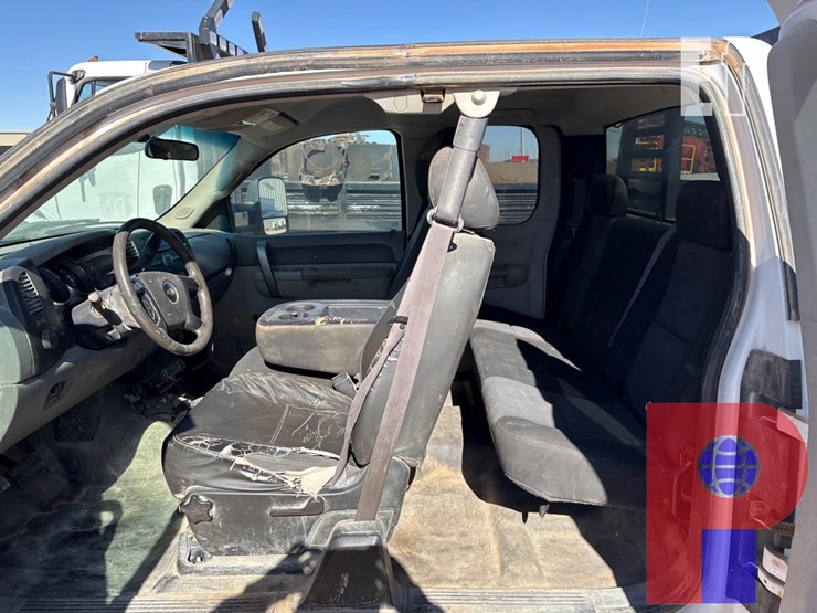 2011-chevrolet-silverado-2500hd-image-5