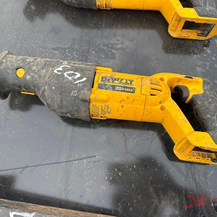 (1) DEWALT 20V RECIPROCATING SAW (NO BATTERY)