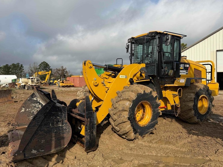 2018-caterpillar-938m-image-3