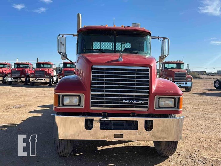 2012-mack-pinnacle-chu613-image-2