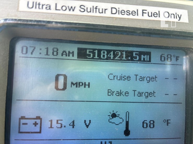 2016-mack-pinnacle-cxu613-image-11