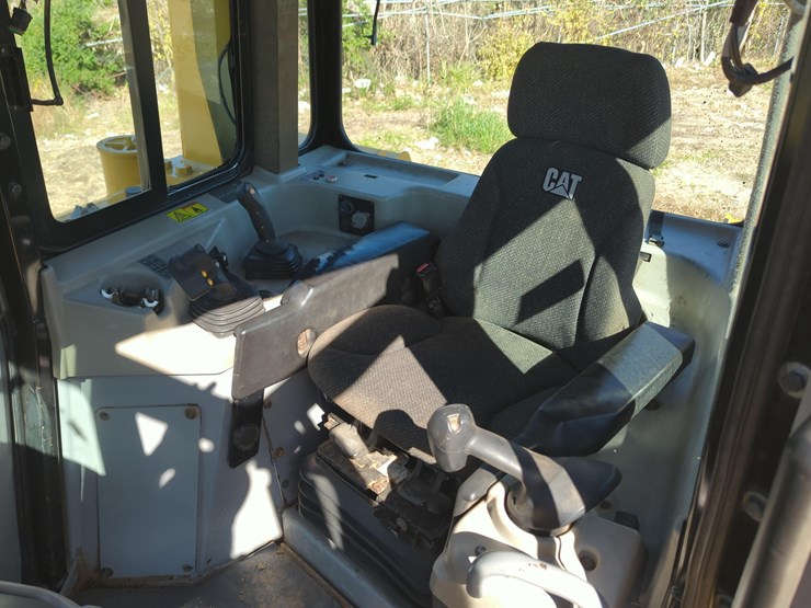 caterpillar-d6t-lgp-image-15