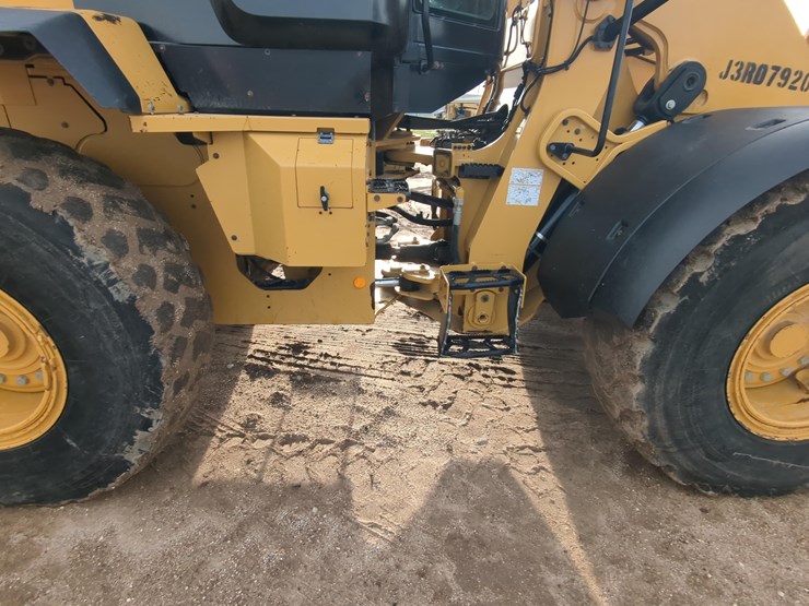 2019-caterpillar-938m-image-10