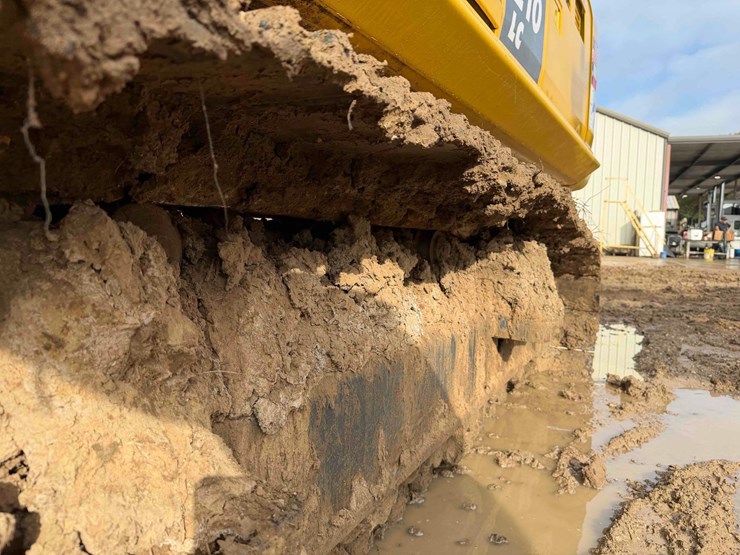 2021-komatsu-pc210-lc-11-image-10