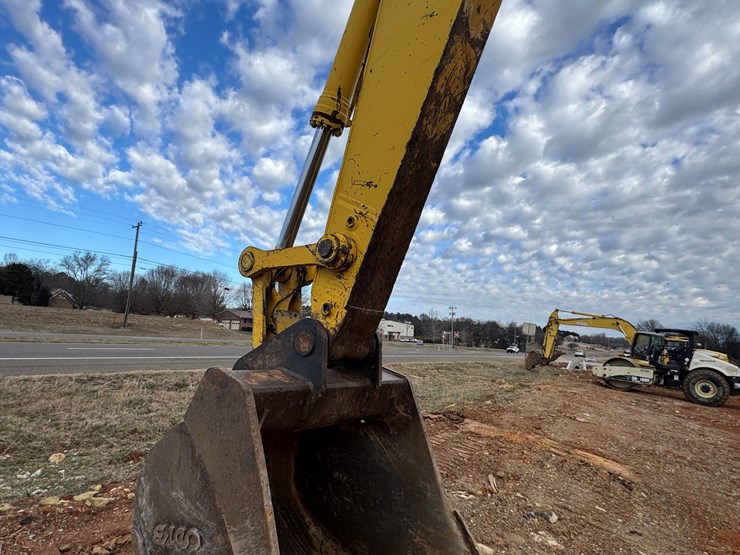 komatsu-pc490-lc-11-image-14