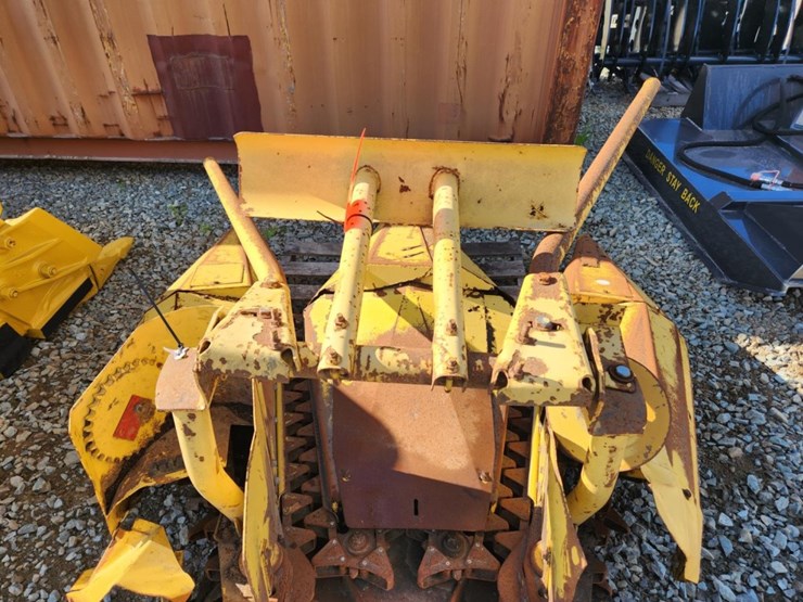 new-holland-824-image-8