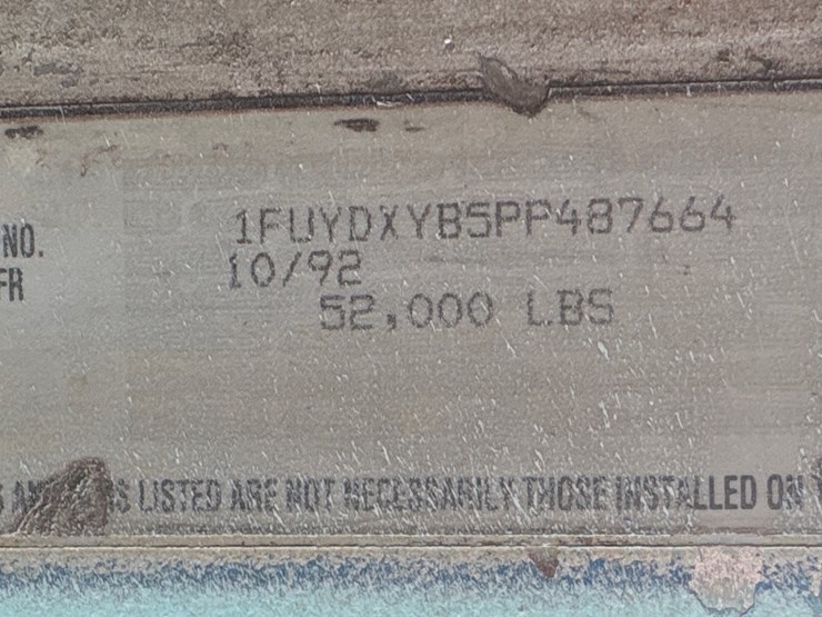 1993-freightliner-fld120-image-25