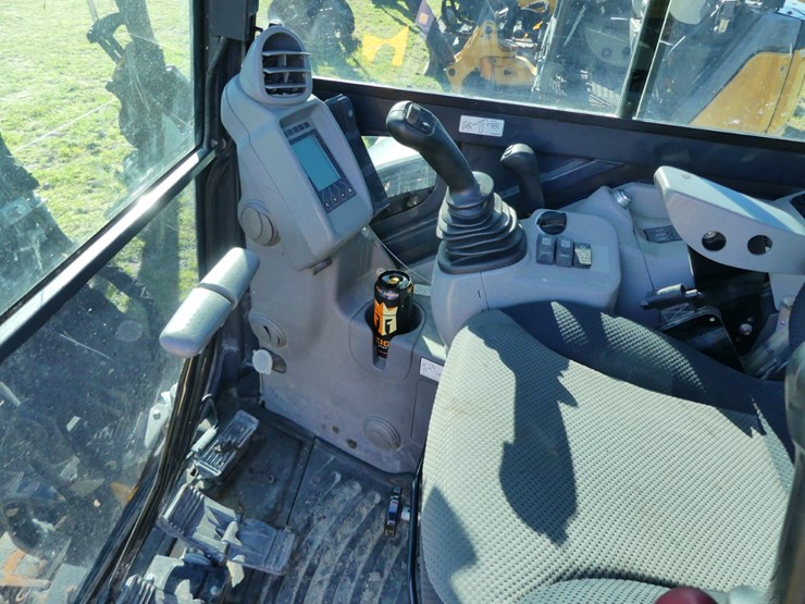 2019-deere-35g-image-13