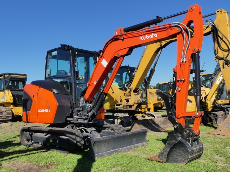 2025-kubota-kx040-5-image-1