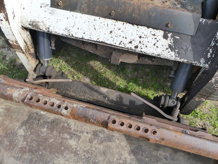 2004-bobcat-s185-image-10