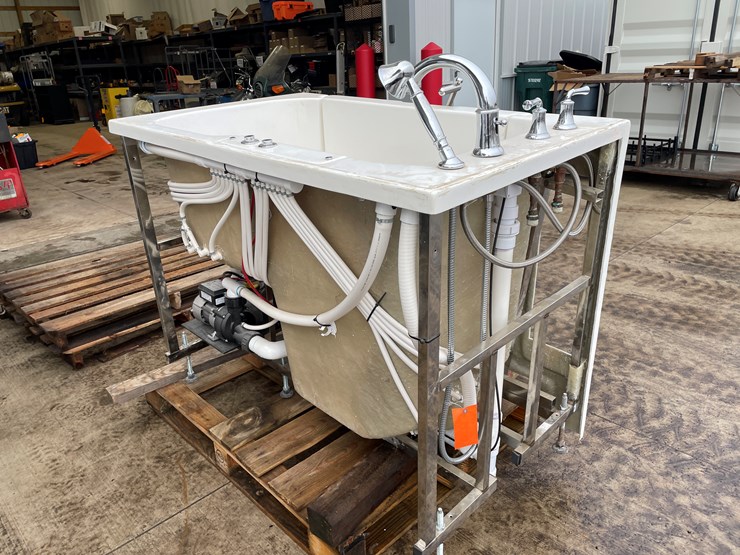 #1324-•-safety-tubs-walk-in-bathtub-image-5