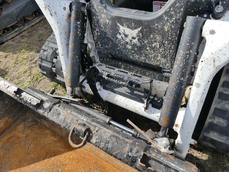 2020-bobcat-t76-image-12