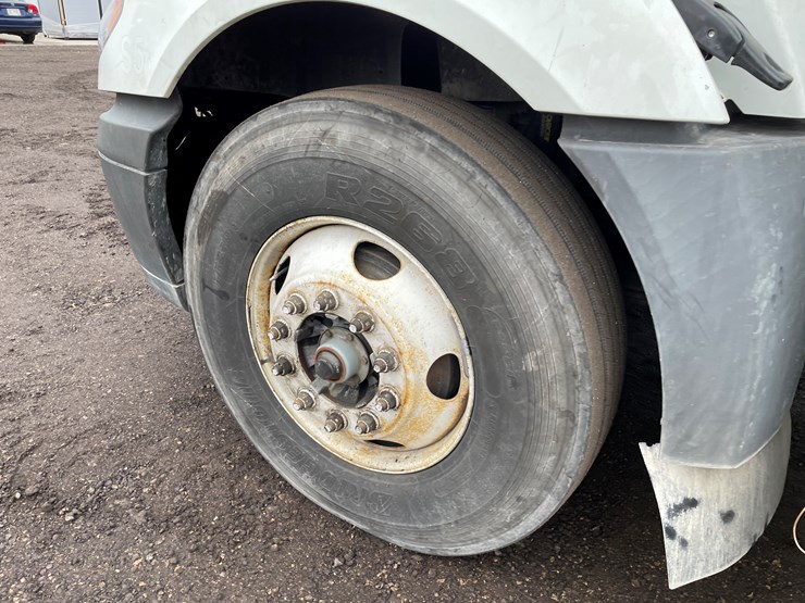 #1000-•-2015-international-tandem-axle-day-cab-semi-tractor-(has-wi-title)-image-9